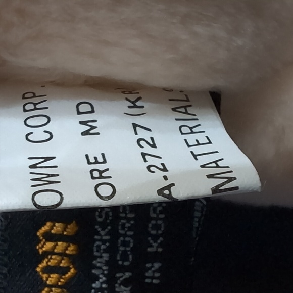 VGT,London Fog Plush Tan/Brown Bulldog Toy. - Picture 8 of 9